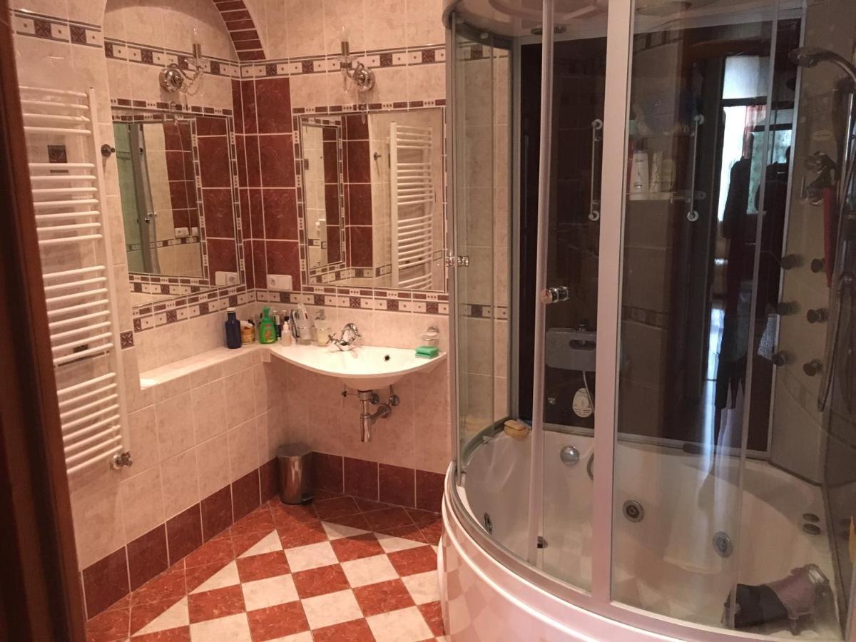 Apartman Plus Kv カルロヴィ・ヴァリ エクステリア 写真
